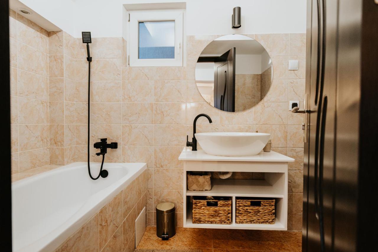 Doux Apartman Odorheiu Secuiesc Exteriér fotografie